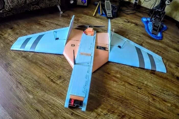 Летающее крыло утка. Летающее крыло торро 300 винт. летающее крыло fpv. самолет для fpv из потолочки. бпла skywalker x8.