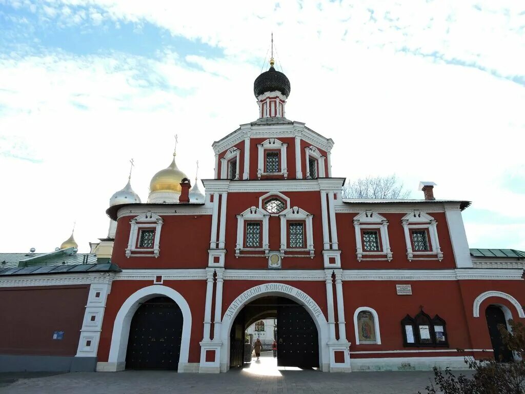 спааски йсобор андрникова монастыря. каменный храм успения. собор спаса нерукотворного образа спасо-андроникова монастыря. зачатьевский монастырь церковь спаса нерукотворного. храм спаса андроникова монастыря в москве.