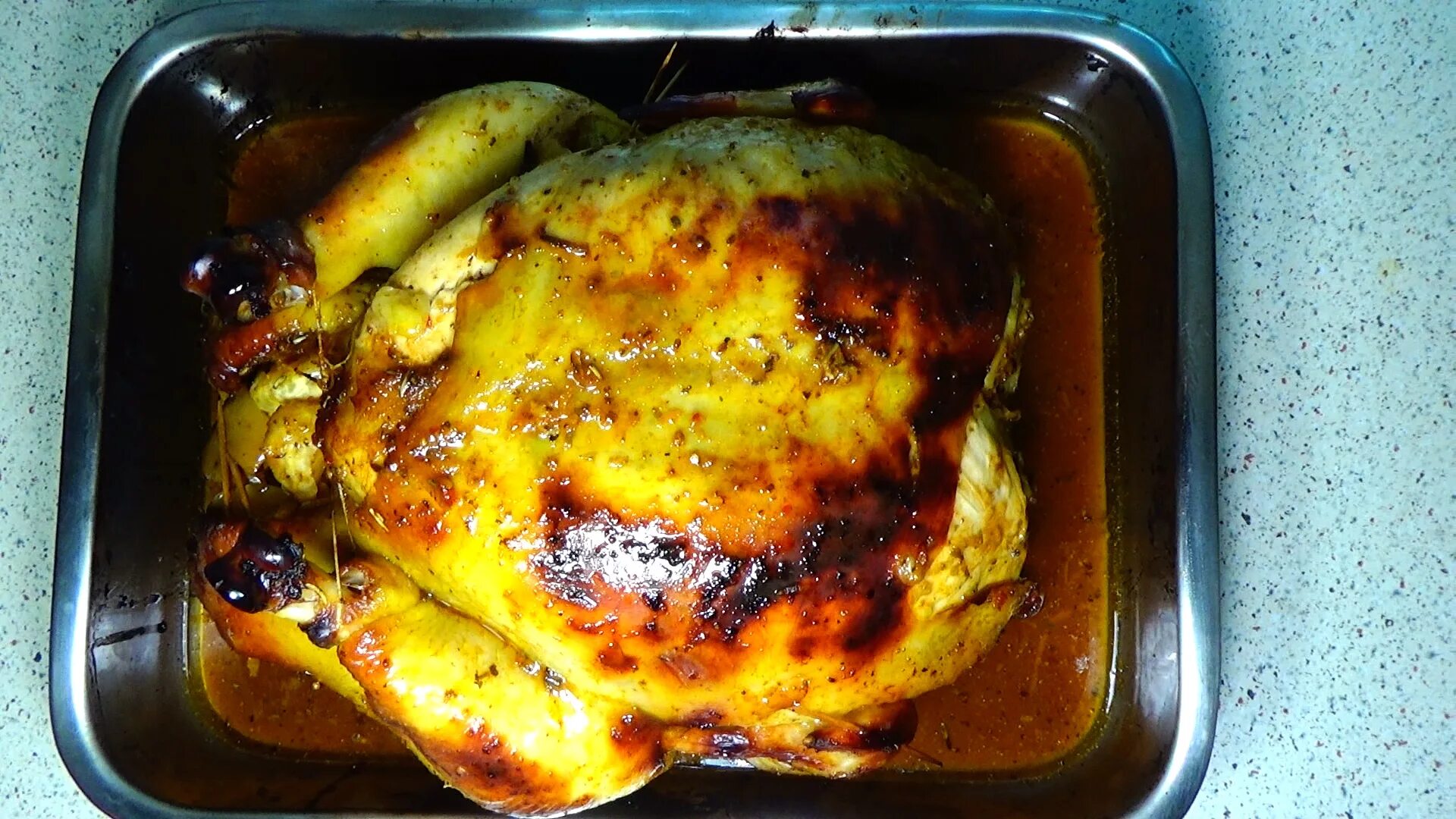 Курица запеченная с апельсинами под кожей. Как запечь целую курицу с яблоками фото. Что можно приготовить в духовке рецепты. Levengi.