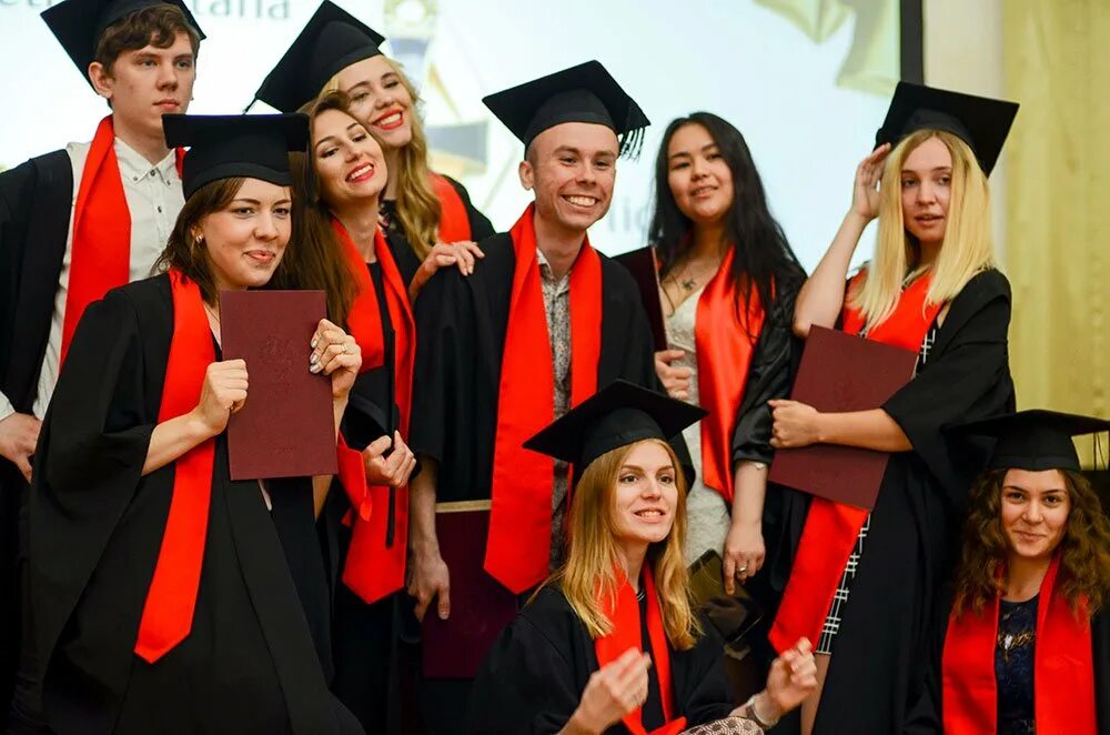 Аспиранты фото. Финляндия медицинский университет выпускники. Аспирантура журналистика. Выпускники аспирантуры. Аспирантура журналистика.