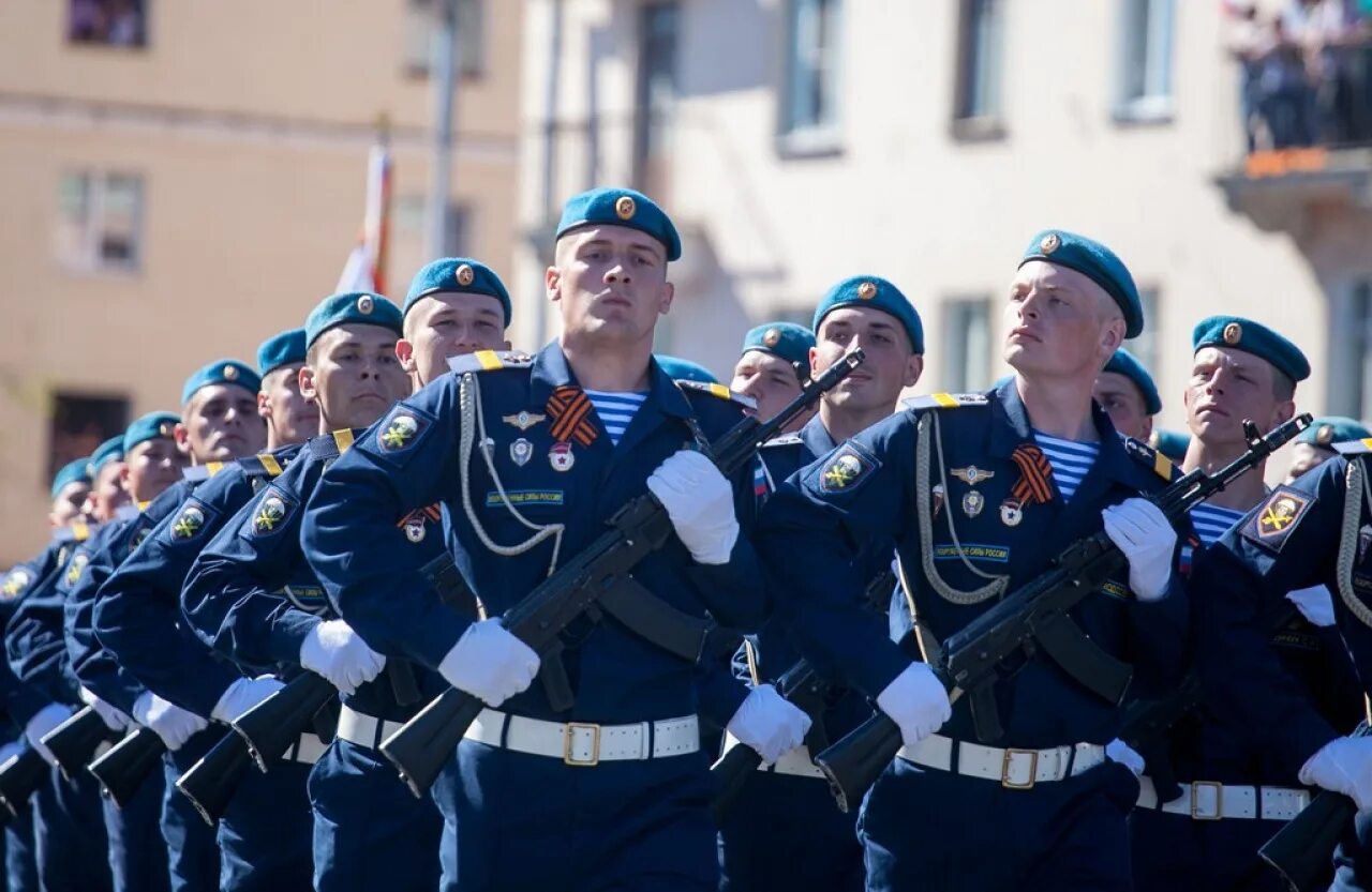 Десантники войска. Воздушно-десантные войска (ВДВ). Парад Алабино ВДВ. Воздушные десантные войска. Десант ВДВ.