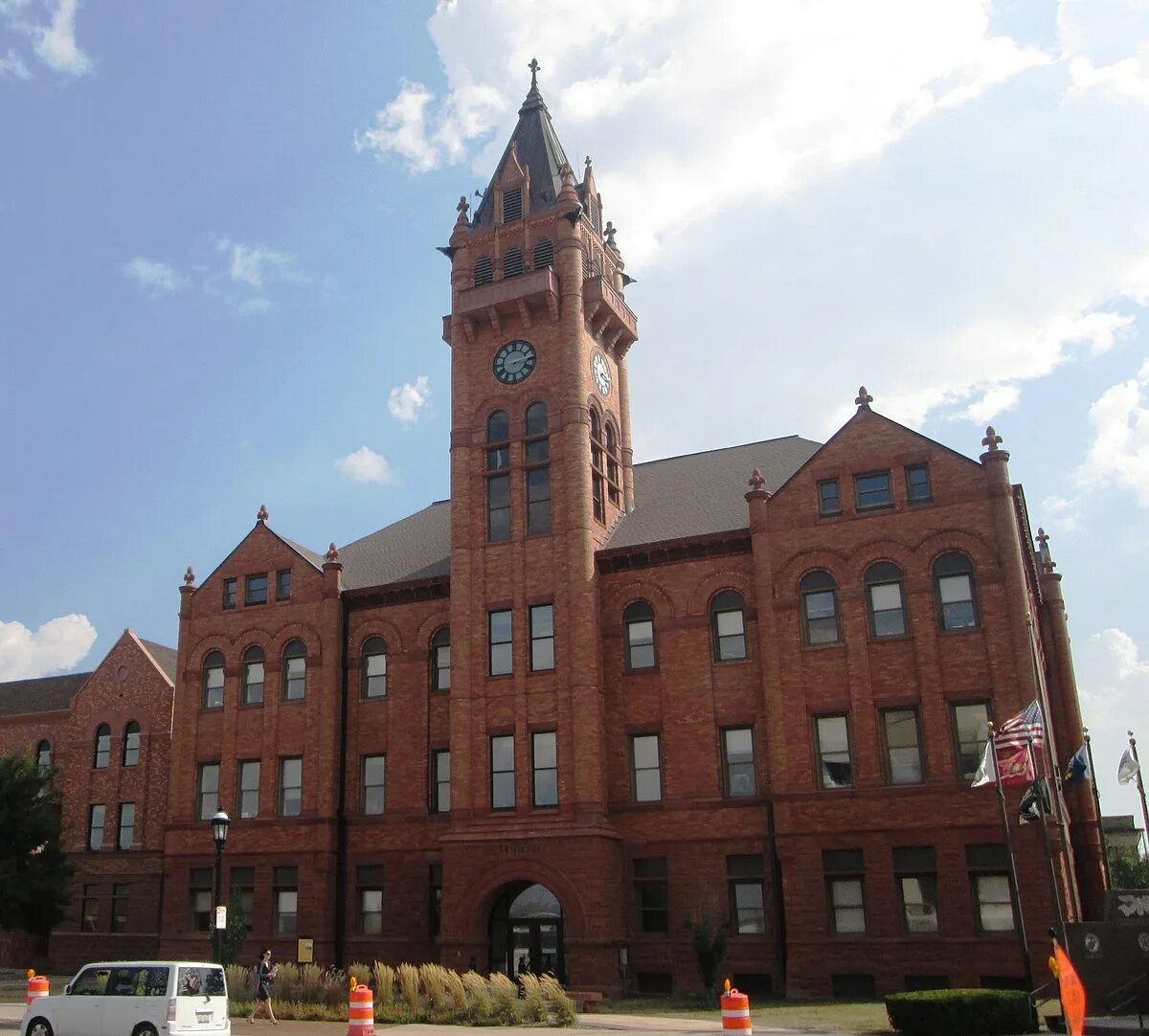 Шампейн иллинойс. Иллинойский университет в чикаго. Illinois urbana champaign. Университет урбана шампейн. Champaign illinois.