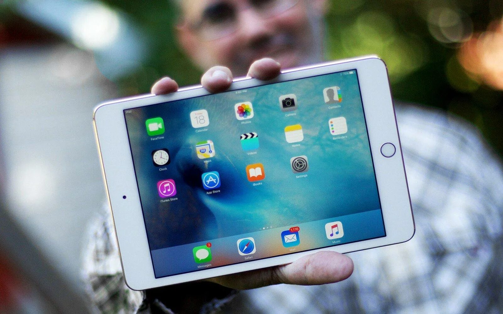 Получить планшет. Apple IPAD Mini 4. Планшеты эпл айпад 8 дюймов. Айпад мини 2015. IPAD 6 IPAD Mini 4.