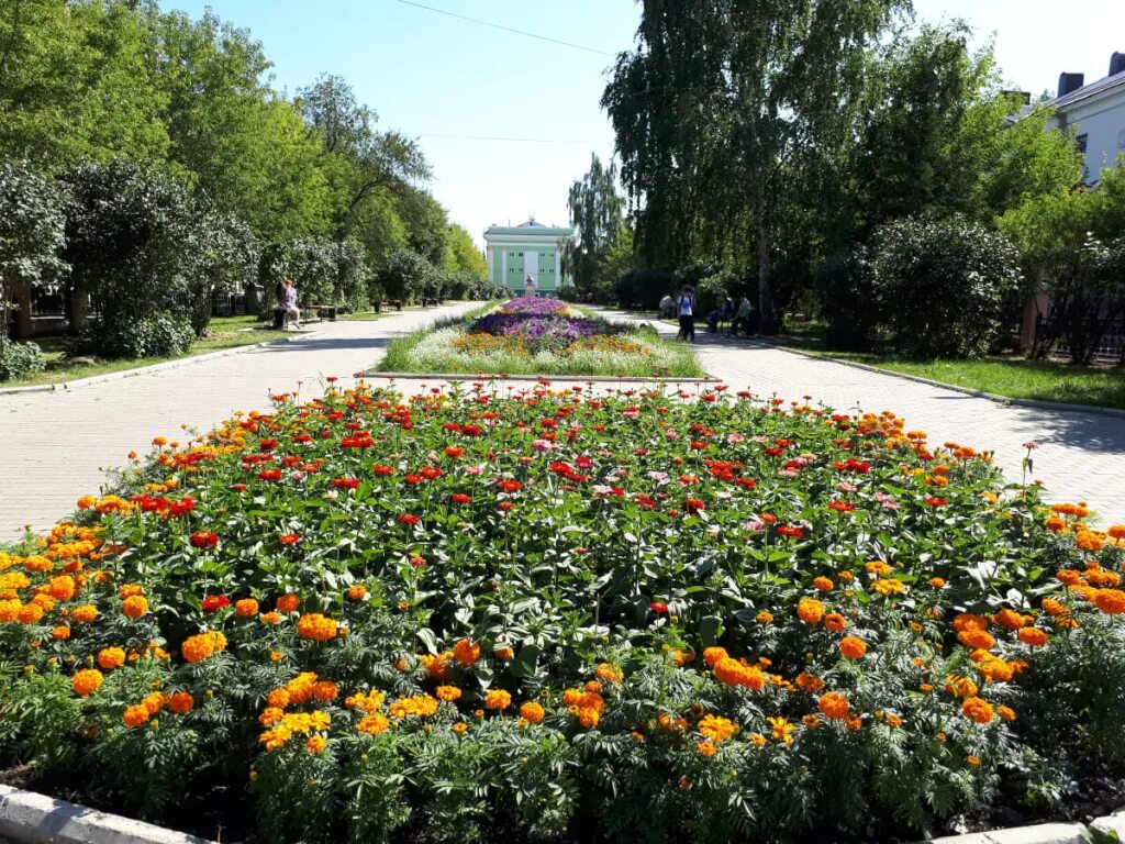 Зеленые белорецк. Парк Точисского Белорецк. Памятник Точисскому в Белорецке. Сквер Точисского в Белорецке. Парк Ленина Белорецк.