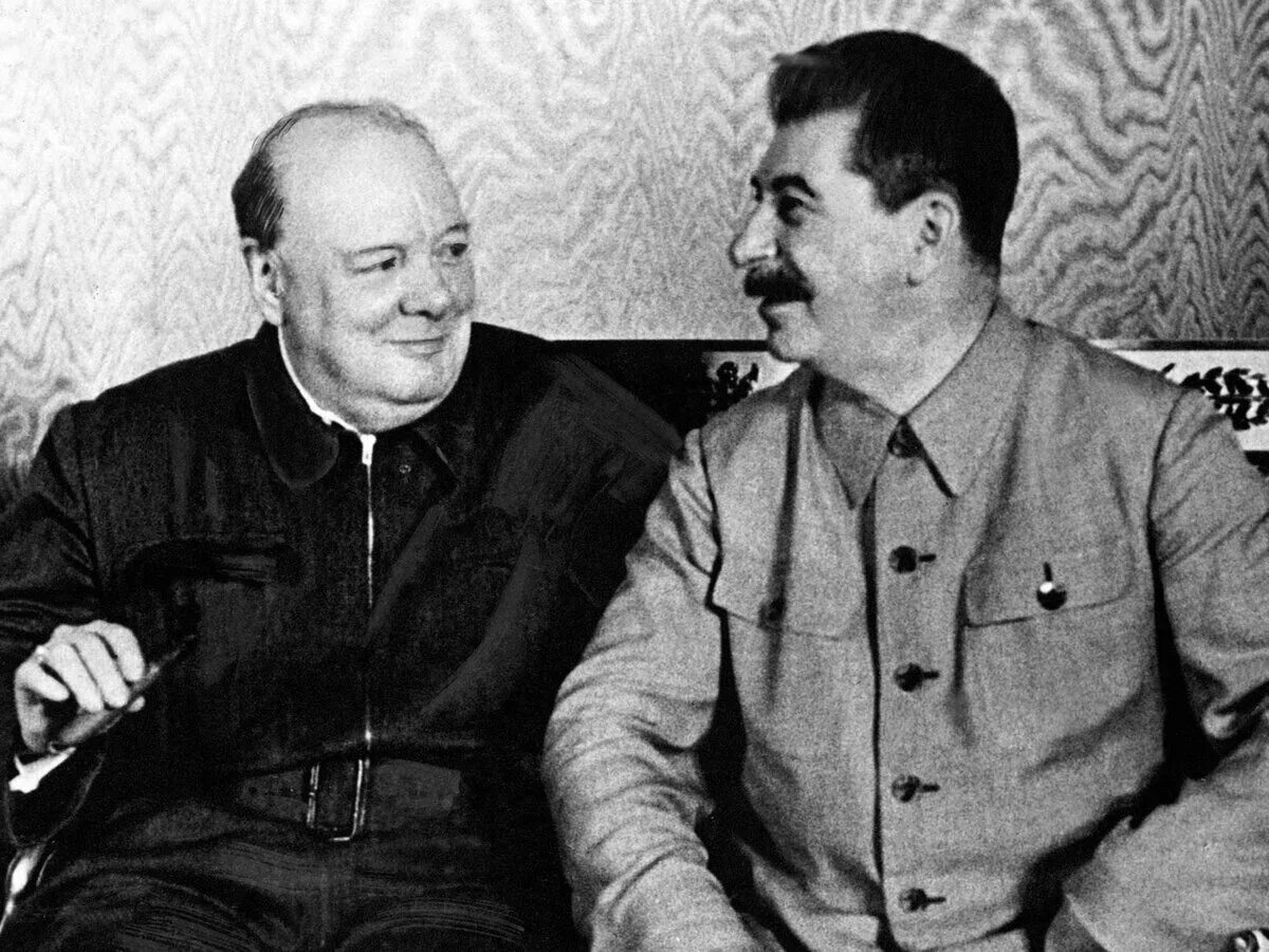 Сталин переговоры. Черчилль и Сталин. Сталин Винстон и Черчилль. Черчилль в Москве 1942. Черчилль и Сталин 1942.