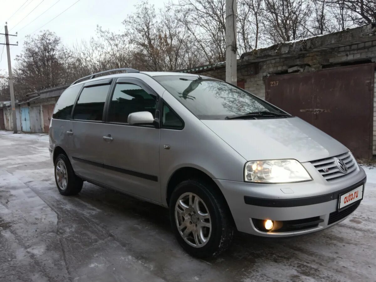 Фольксваген шаран 2001 год. Volkswagen Sharan i Рестайлинг 2001. Фольксваген Шаран серебристый. Volkswagen Sharan 2001 года серебристый. Фольксваген Шаран белый 2001 года.