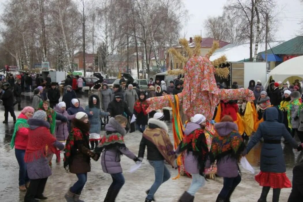 Проводы русской зимы. Мамадышская Масленица. Проводы зимы фото. Проводы русской зимы фото.