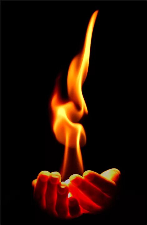Душа моя разбита огонь погас. Огонь на ладони. Огонь в руке. Пламя в руке. Огненная рука.