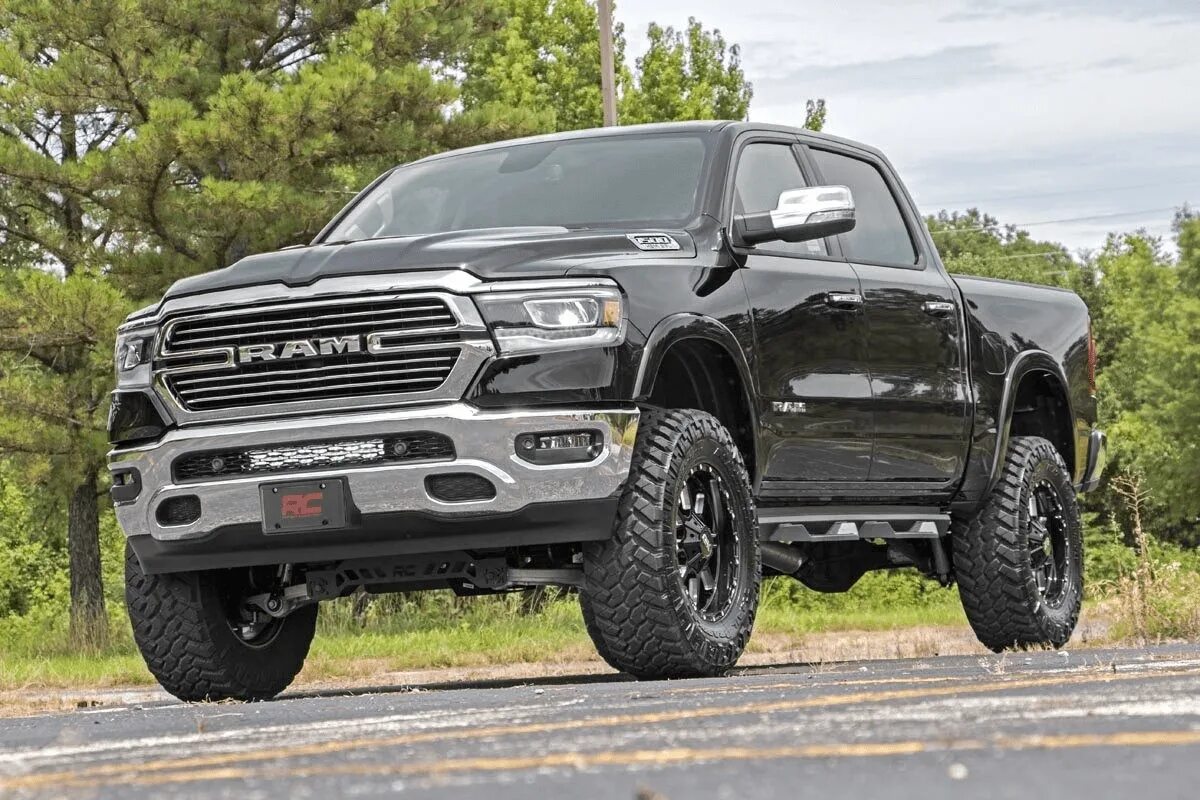 Рам 2019 года. Dodge ram 1500 2019. dodge ram 2500 2019. dodge ram 1500 lift. лифт dodge ram 2025.