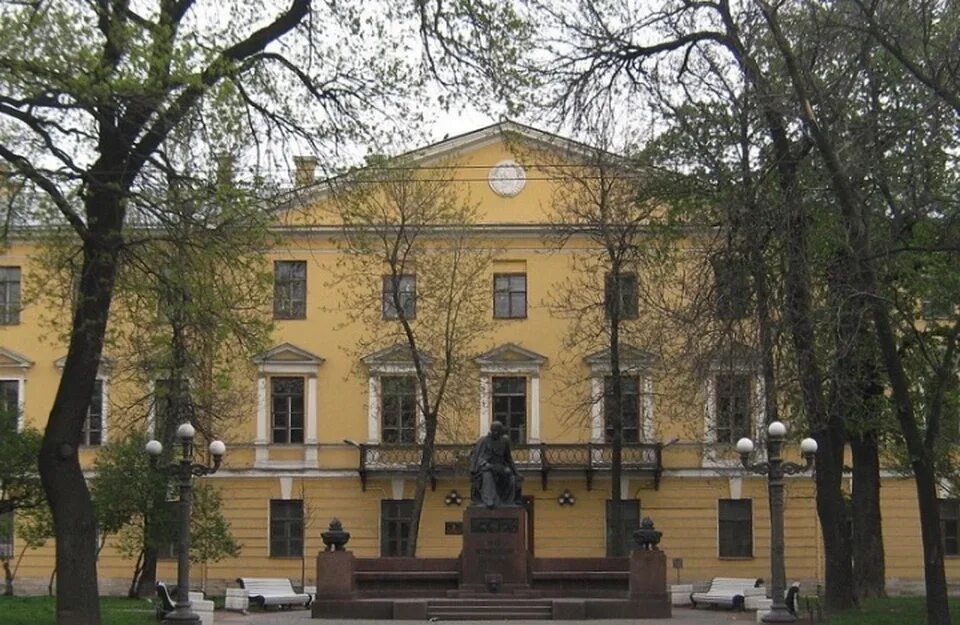 Здание николаевского кавалерийского училища. Российские школы здания. Николаевское кавалерийское училище. Николаевское училище гвардейских юнкеров. Николаевское кавалерийское училище.