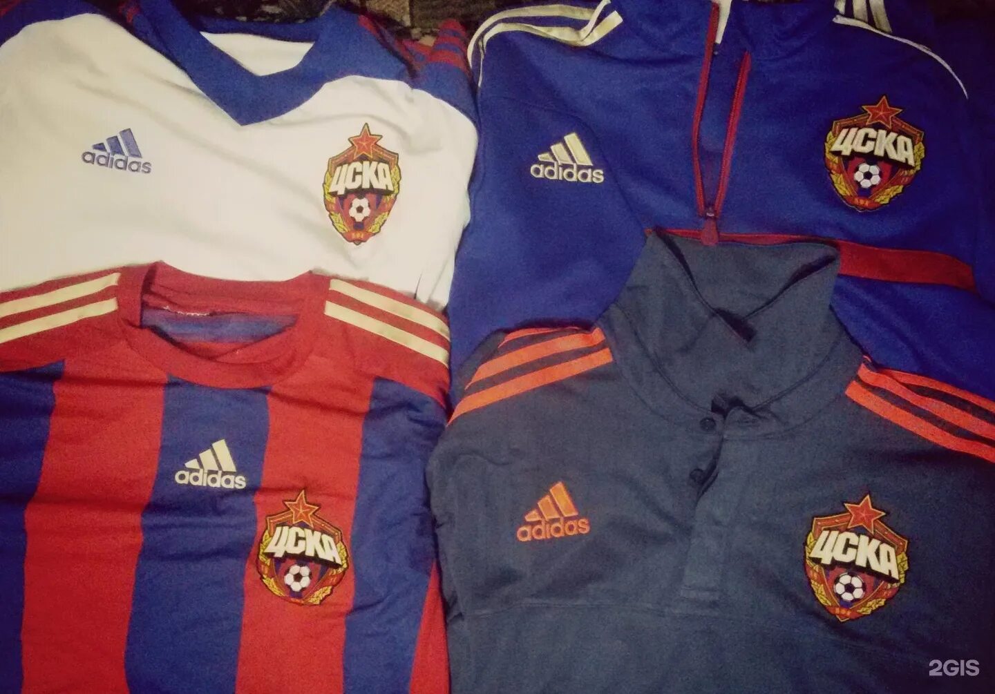 Спортивный костюм цска. Фирменный магазин ПФК ЦСКА. Магазин ПФК ЦСКА В Москве ПФК. Магазин ЦСКА В Москве. Олимпийка ПФК ЦСКА В фирменном магазине ЦСКА.