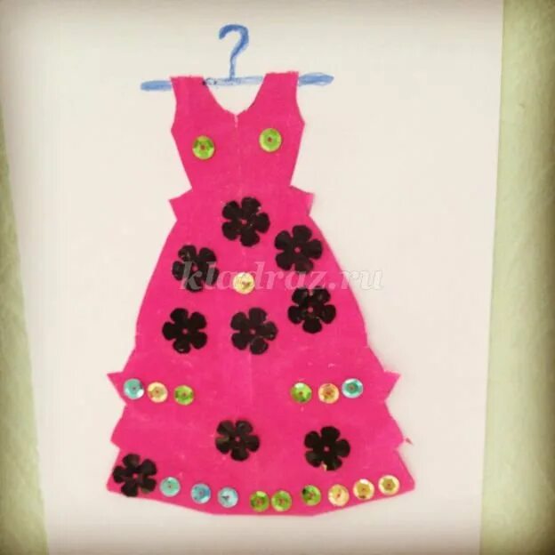 рисование платье для мамы старшая группа. рисование платье для мамы в средней группе. платье для мамы аппликация в детском саду. объемная аппликация платье. платье аппликация в детском саду.