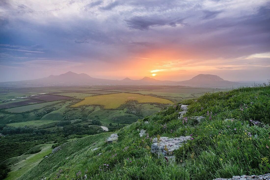 Карта ставропольского края с городами и населенными пунктами. Минеральные воды горы кавказа. Заповедники ставропольского края. Самый большой город в ставропольском крае. Доклад о ставропольском крае.