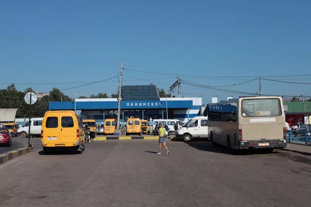 Киевский вокзал обнинское. Вокзал Обнинск. ЖД вокзал Обнинск. Привокзальная площадь Обнинск. Станция Обнинское.