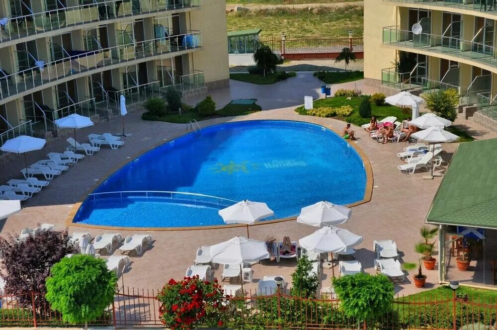 Holiday apartments. Болгария Солнечный берег Холидей. Болгария Равда Дрим Холидей. Sunny view - Sunny Land (3*) Болгария. Каскадес в Болгарии Солнечный берег.