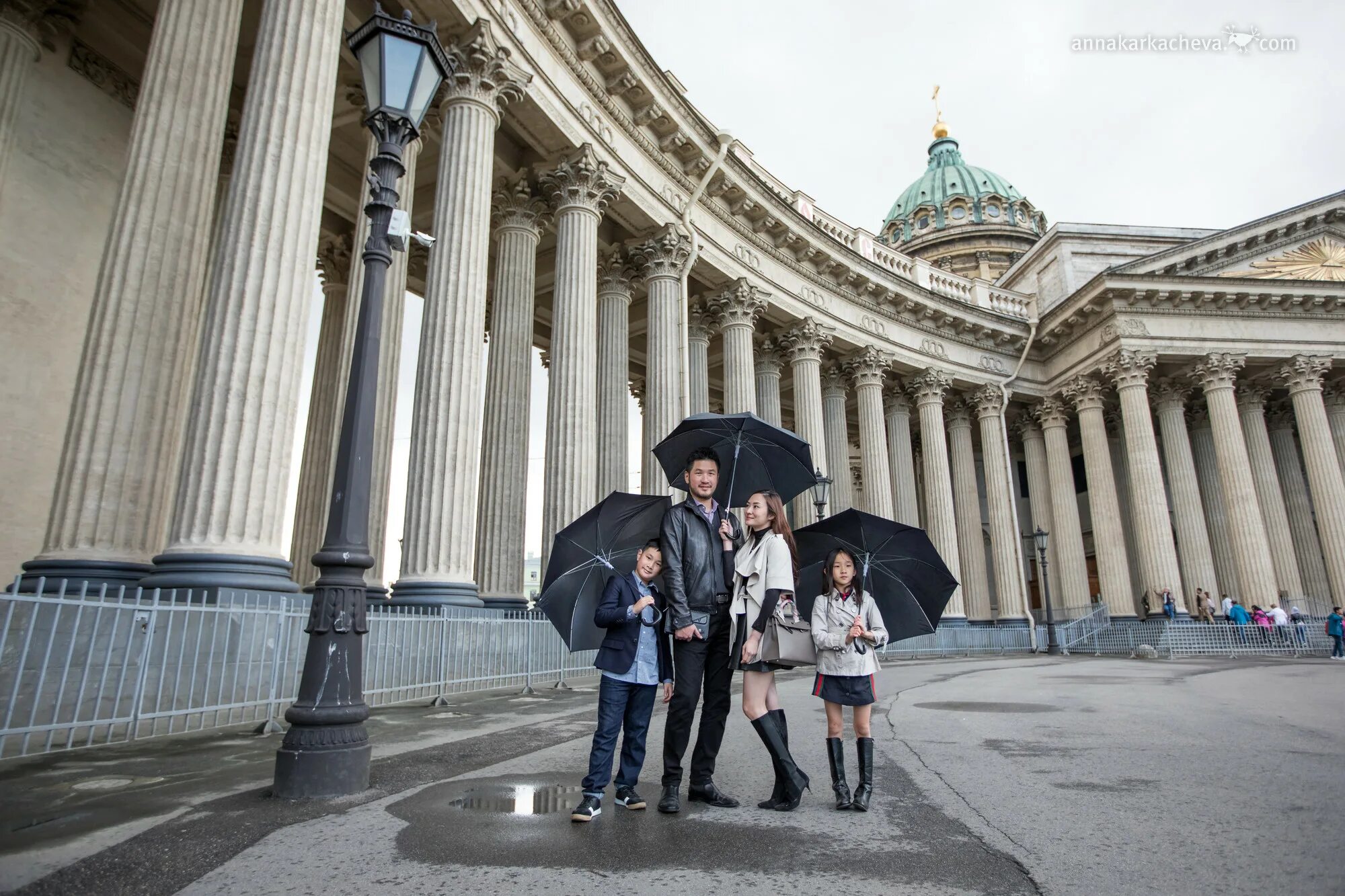 В питере душа в питере семья песня. Фотосессия у Исаакиевского собора в Санкт-Петербурге. Фотосессия у Казанского собора в Санкт-Петербурге. Фотосессия в СПБ У Исаакиевского собора.