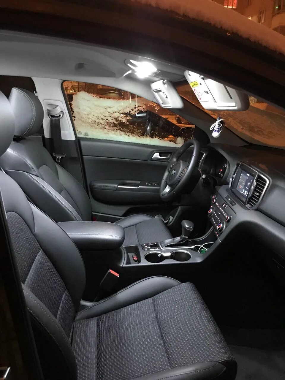 Sportage 4 подсветка. Sportage 4 подсветка. Спортейдж 4 задние фонари. Sportage 4 подсветка. Спортейдж 4 подсветка салона.