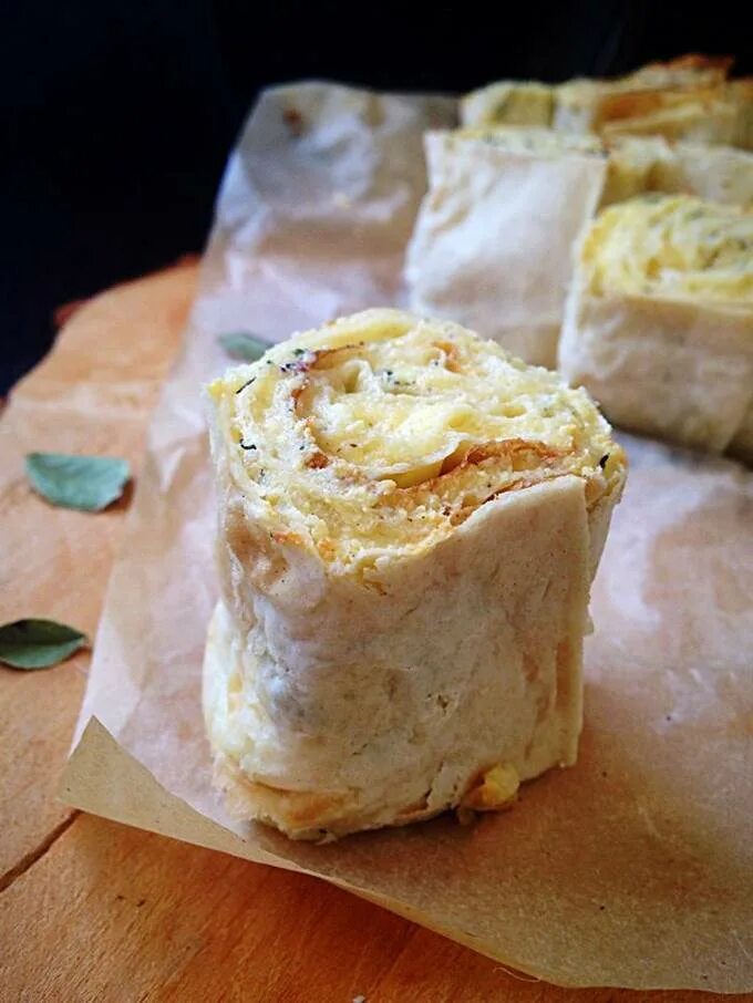 Лаваш с сыром и творогом в духовке. Пирог из лаваша с творогом и сыром. Лаваш с творогом и сыром в духовке. Пирог из лаваша с сыром и зеленью. Лаваш с творогом и сыром в духовке.