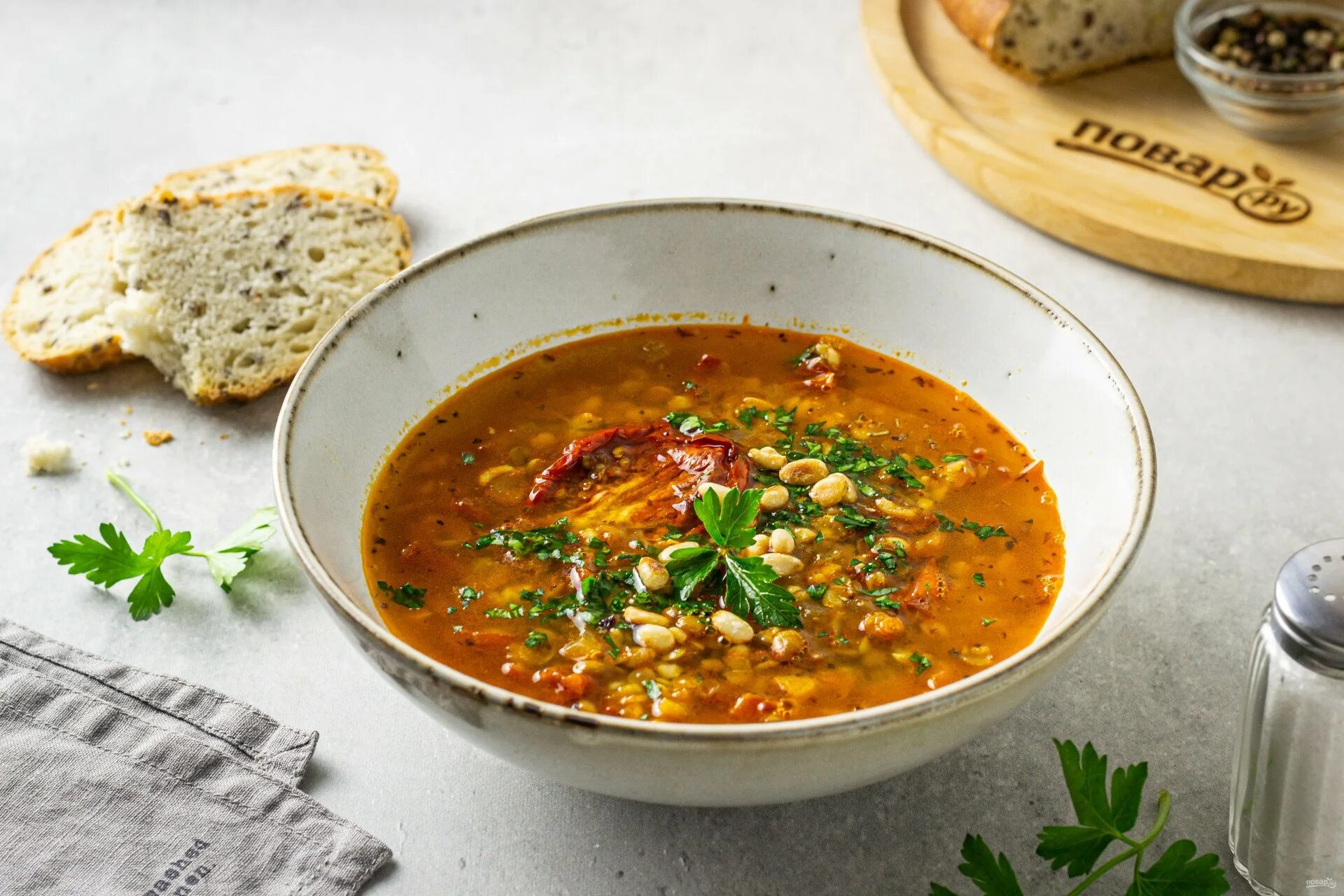 Суп из чечевицы рецепт с мясом свинины. Суп невесты из чечевицы. турецкий свадебный суп. итальянский суп с зеленью. суп невесты турецкий.