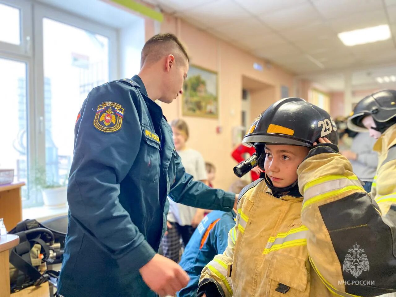 сработал сигнал пожарной тревоги. достижение пожарная тревога. достижение пожарная тревога. пожарные на пожаре. достижение пожарная тревога.