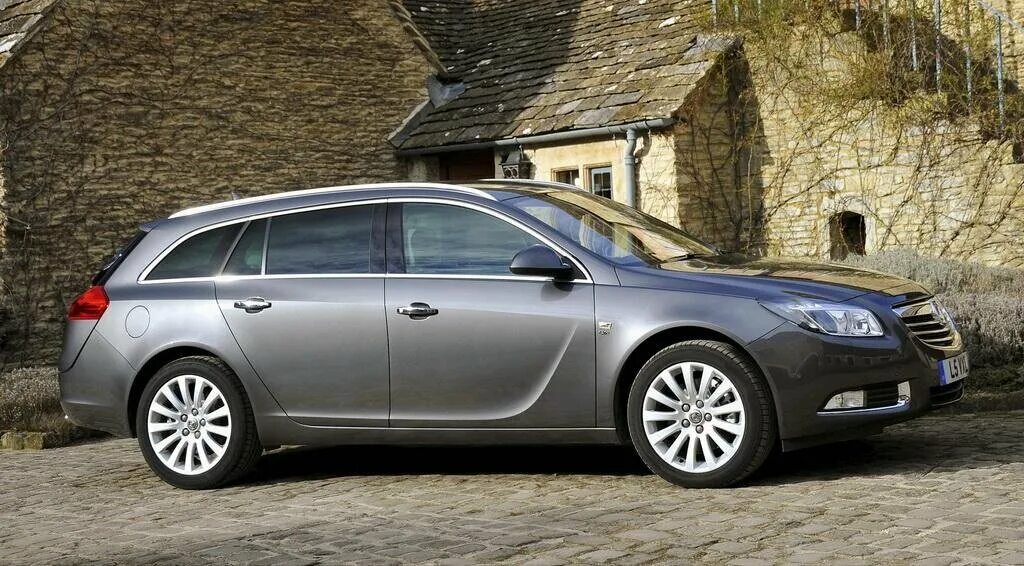 Опель Инсигния 2009 универсал. Opel Insignia универсал. Опель Инсигния 2012 универсал. Opel Insignia 2 универсал. Опель универсал характеристика