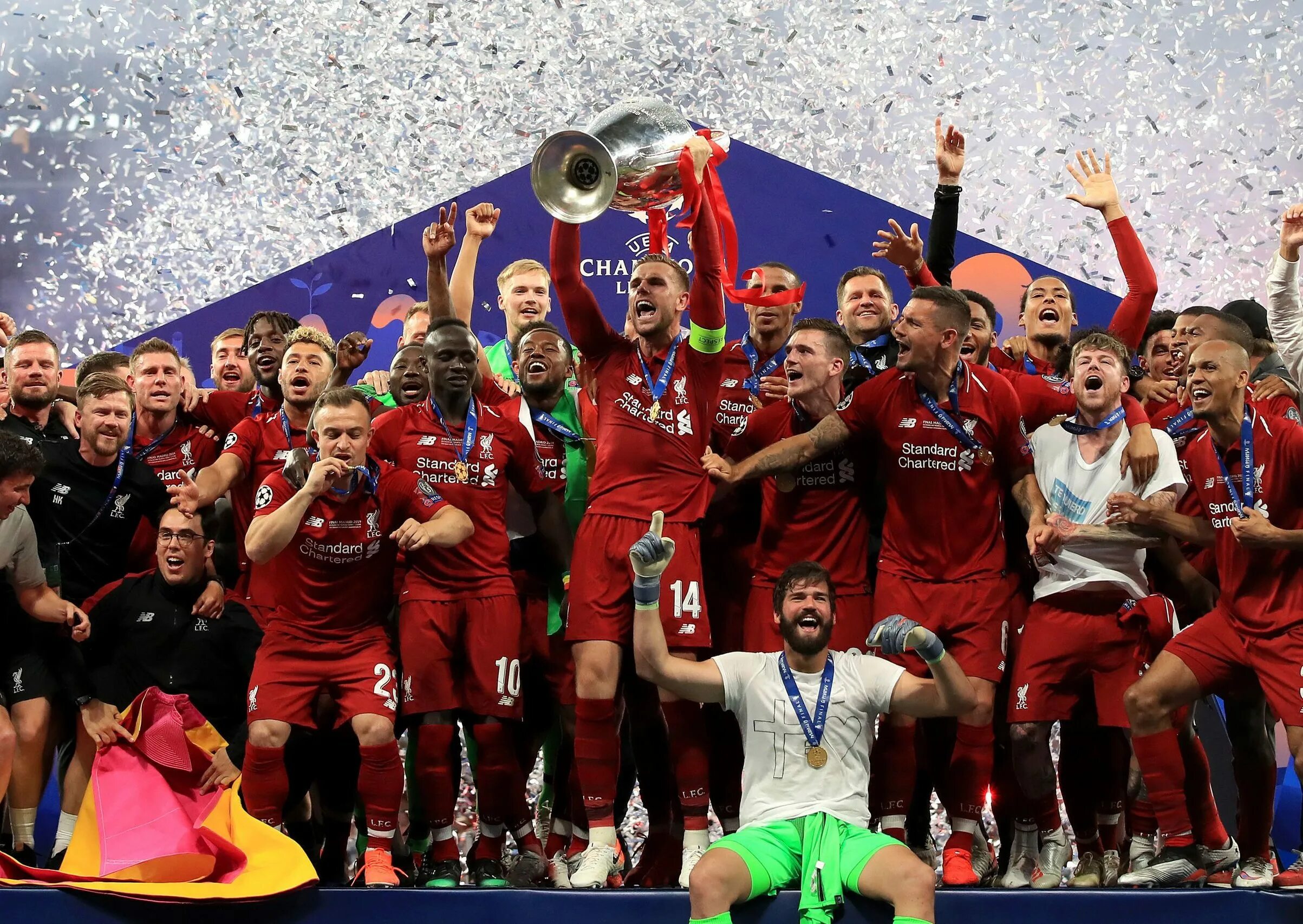 Финал Лиги чемпионов УЕФА 2019. Liverpool vs Tottenham Final UEFA Champions League 2019. Финал Лиги чемпионов УЕФА 2019 фото. Liverpool win Champions League 2019. Чемпионы уефа 2019