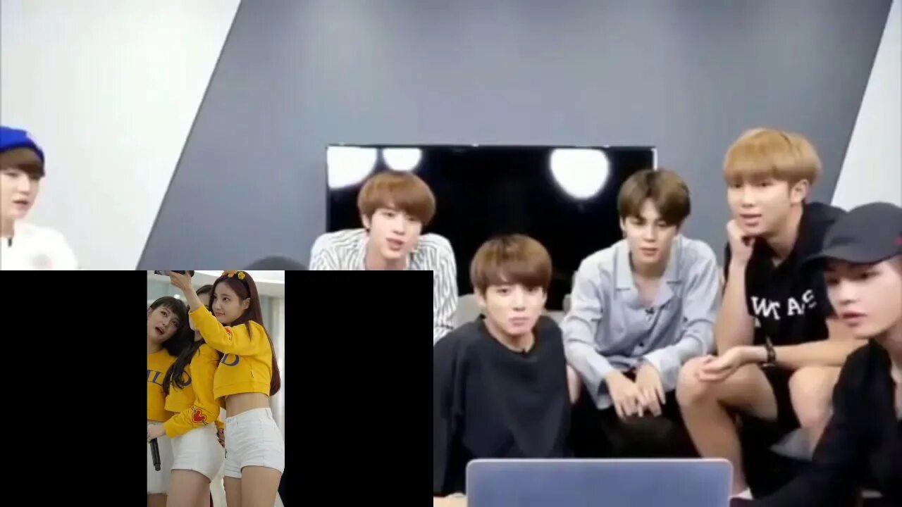 Reaction to BTS. BTS Reaction protecting you.