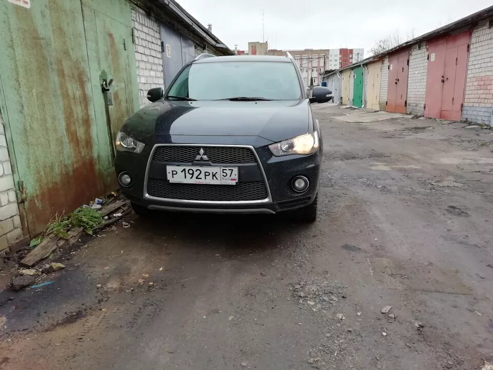 Лампы ближнего света OSRAM - Mitsubishi Outlander XL, 2 л, 2010 года расходники 