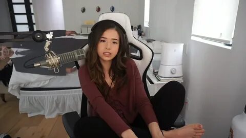 Imane 'Pokimane' Anys’s Feet, Toes And Soles - HD Pictures