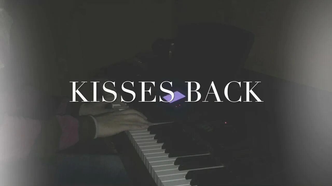 Kisses back. Kisses back Matthew. Песня Kisses back. Мэтью кома Киссес бэк. Koma kiss back