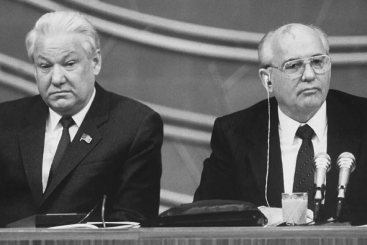 Горбачев 1991. Горбачев и Ельцин. Горбачев Брежнев Ельцин Горбачев. Ельцин и Андропов. Горбачев и б н ельцин