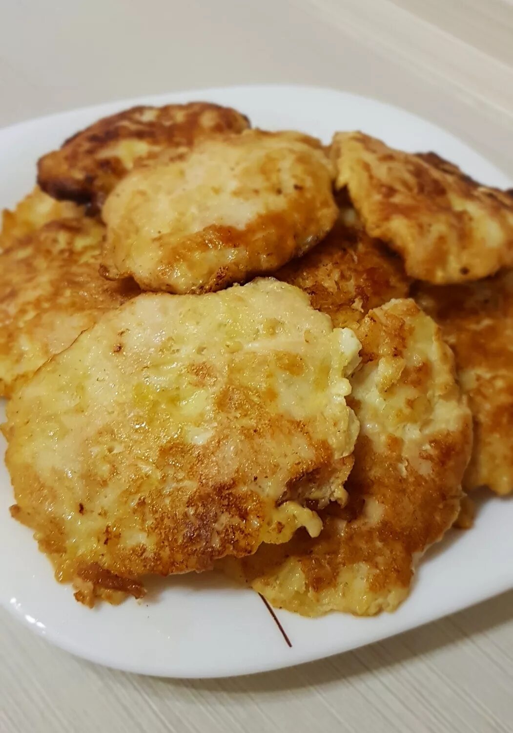 Мягкие котлеты из куриной грудки. Куриные котлеты. котлета куриная рубленая. икряные котлеты. рубленые куриные котлетки.