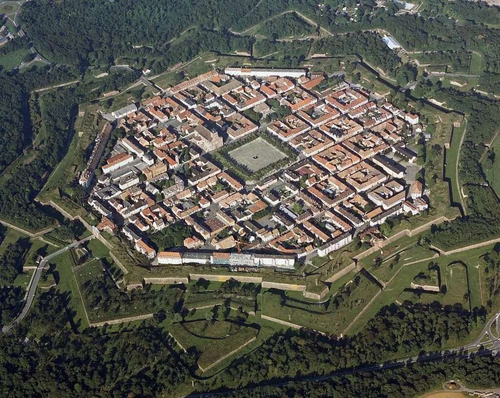 элваш звездный форт. город звезд 1. город крепость пальманова. крепость буртанж нидерланды. города звезды.