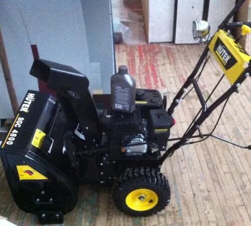 Снегоуборочная машина huter sgc 4000. Масло для снегоуборщика huter. Снегоуборка huter 400. Масло моторное хутер для 4 тактных двигателей. Снегоуборщик huter sgc 5500в.
