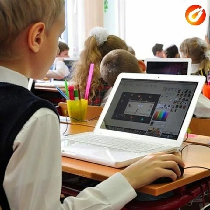 Компьютер для школьников. Ноутбук "школа". Современное образование. Учебный ноутбук для школы. Дистанционная 7 школа