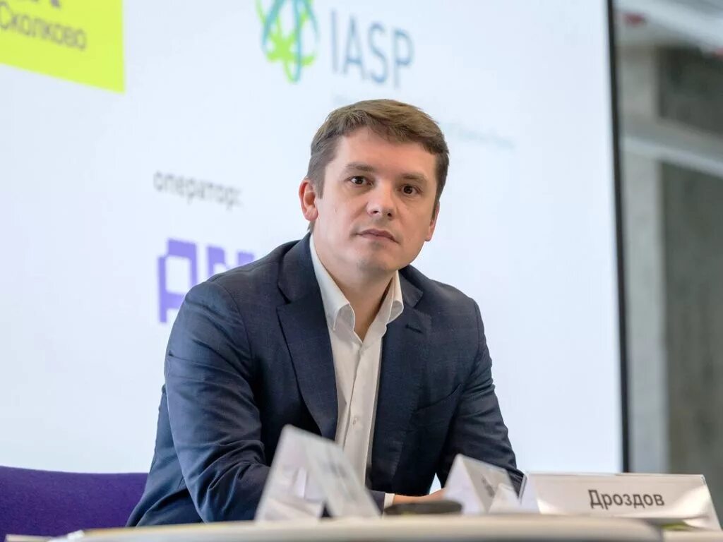 бизнесмен пятибратов