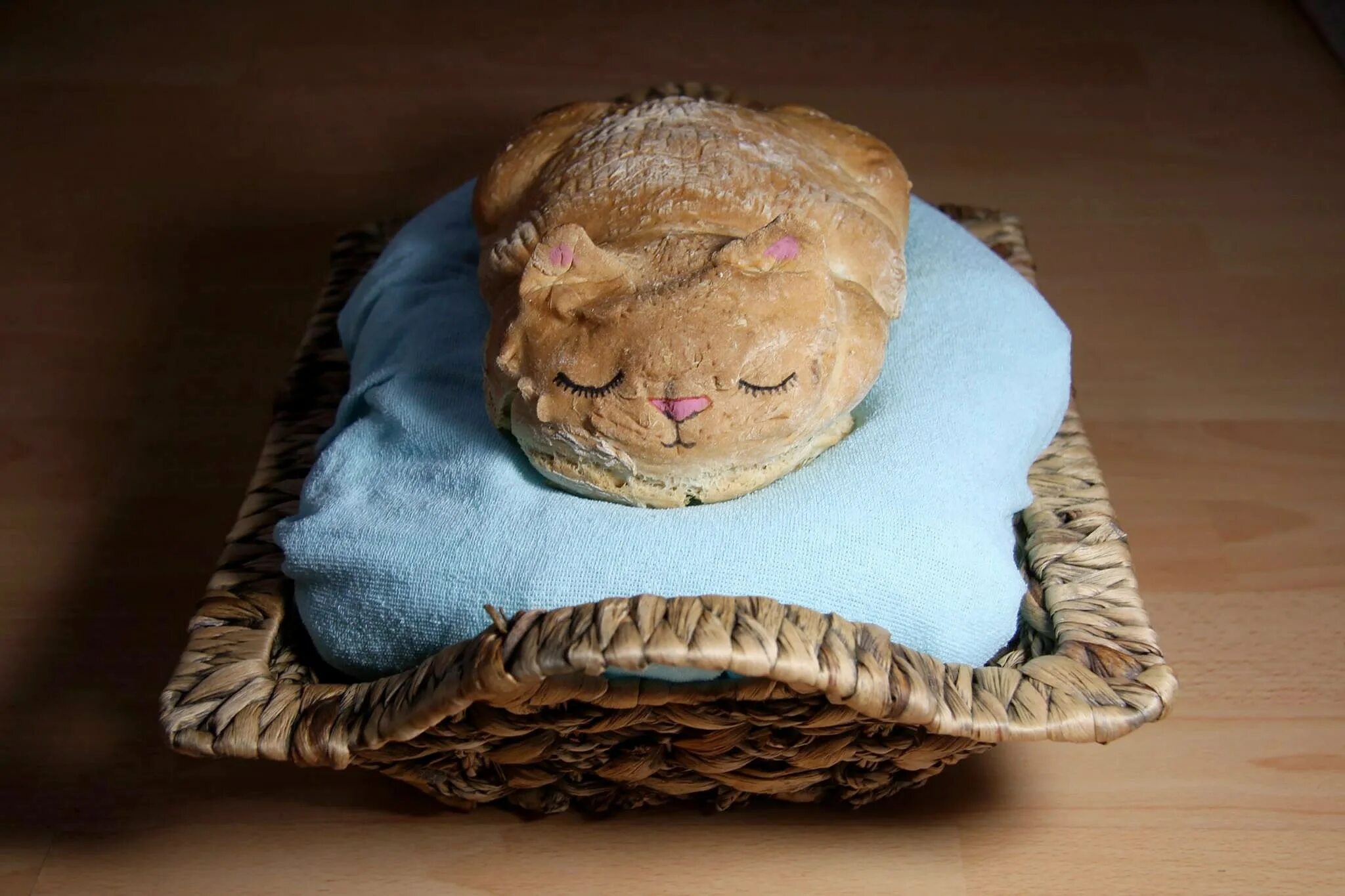 Кот хлеб. Кот в хлебе милый. Пирог в виде кота. Кот булочка