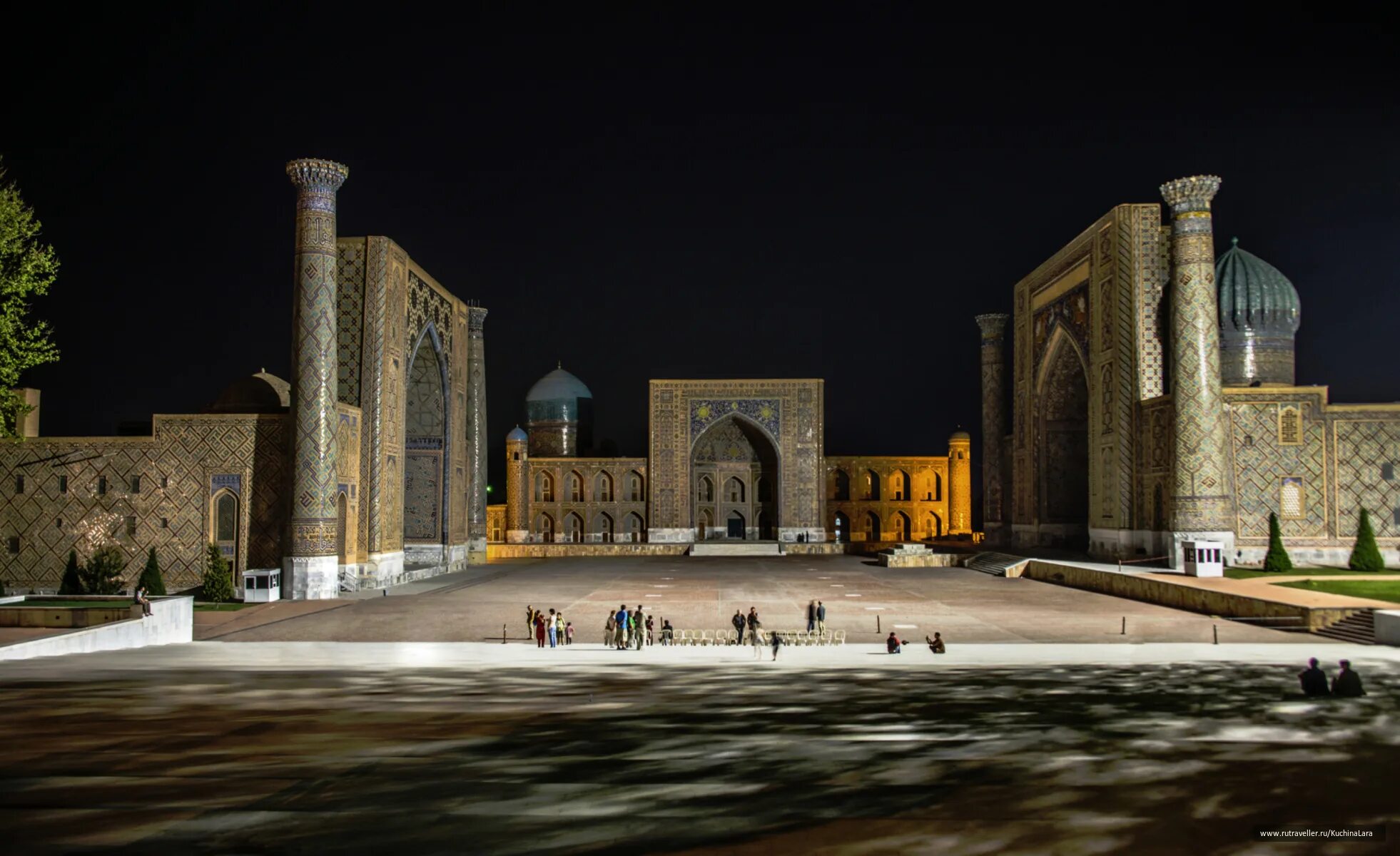 Регистан самарканд площадь регистан. Регистан самарканд. Площадь в самарканде. Медресе улугбека самарканд. Площадь в самарканде.