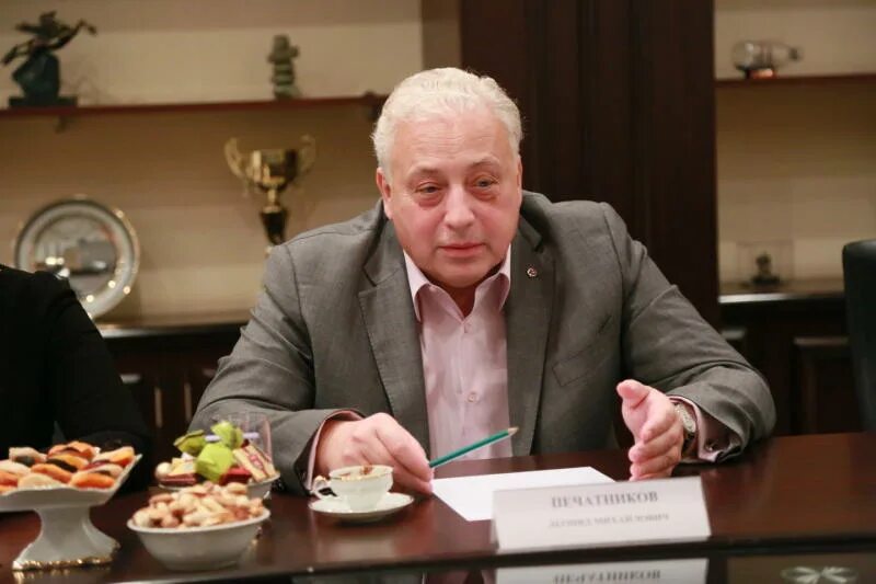 Сайт печатников. Печатников правительство. министр здравоохранения москвы печатников. леонид emc. мер леонид москва михайлович.