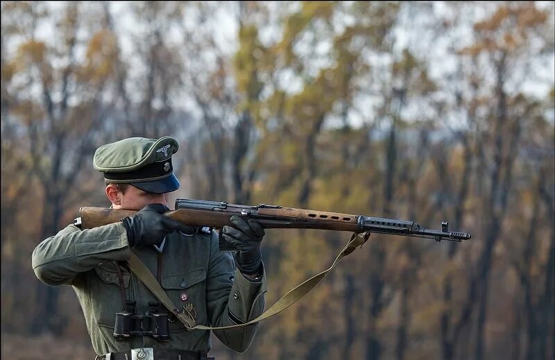 Военные с оружием в руках. Свт-40 винтовка. Морской пехотинец с свт40. Солдат с винтовкой Мосина. Автомат МП 40 винтовка Мосина.