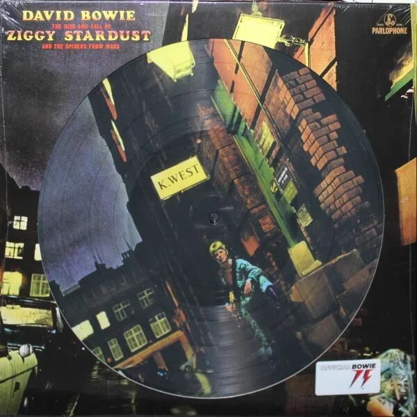 The rise and fall of ziggy stardust. The rise and fall of ziggy stardust and the spiders from mars пластинка. david bowie the rise and fall of ziggy stardust and the spiders from mars. ziggy stardust and the spiders from mars. пластинки боуи.