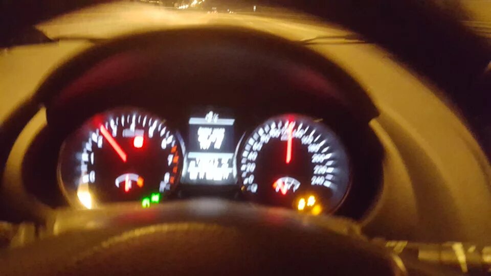 Ниссан кашкай ошибка esp. Esp nissan qashqai. Nissan qashqai 2010 желтый индикатор двигателя. Qashqai горит красная лампочка машины. Тахометр ниссан кашкай j10.