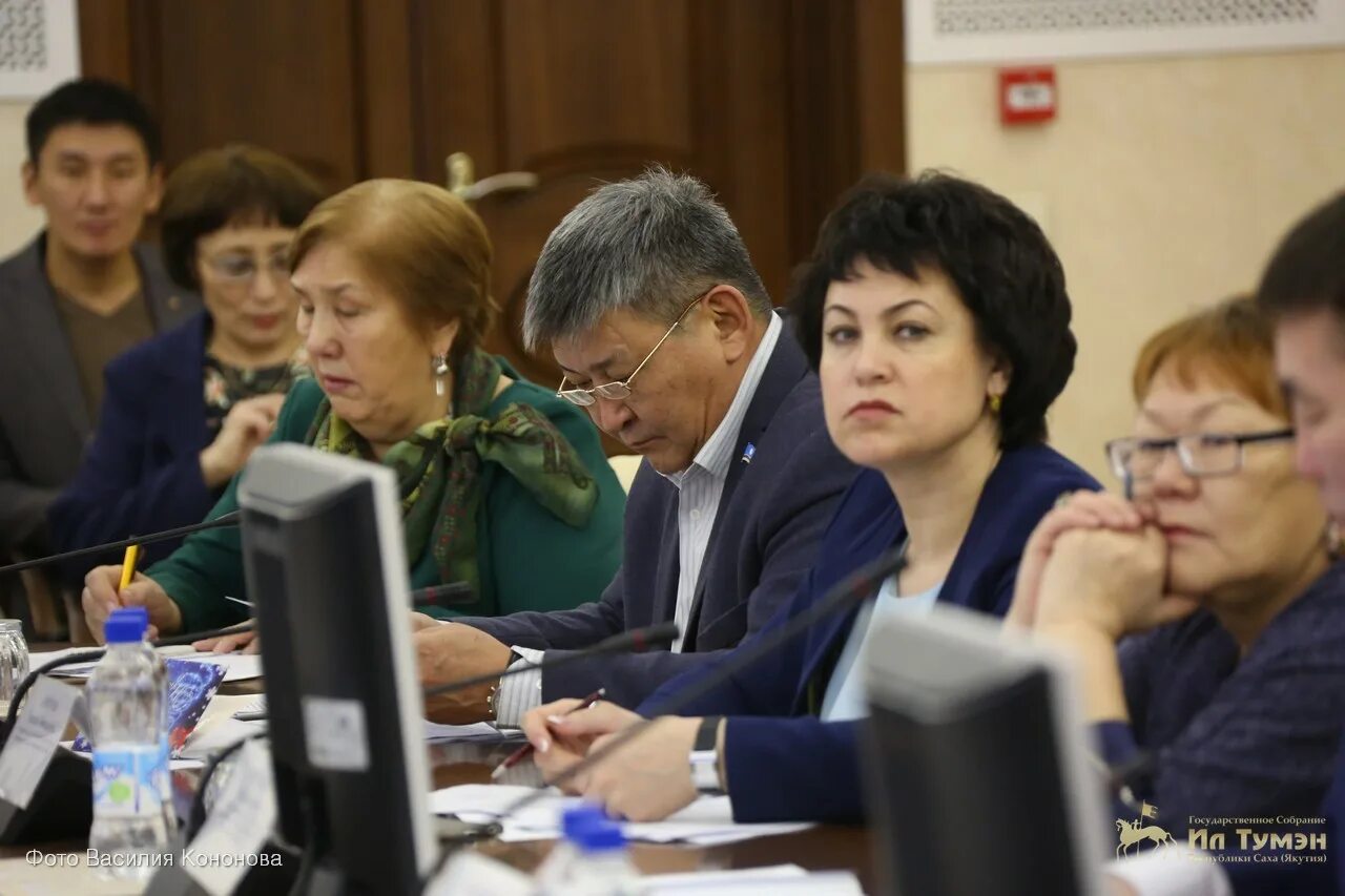 Депутат местного самоуправления. Заседание представительного органа. Депутат представительного органа местного самоуправления. Обязанности депутата местного самоуправления. Обязанности депутата местного самоуправления.