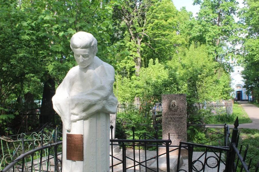 никитский храм и кладбище курск. храм успения божией матери и великомученика никиты (курск). успенско-никитская церковь курск. некрополь курск кладбище. никитское кладбище.