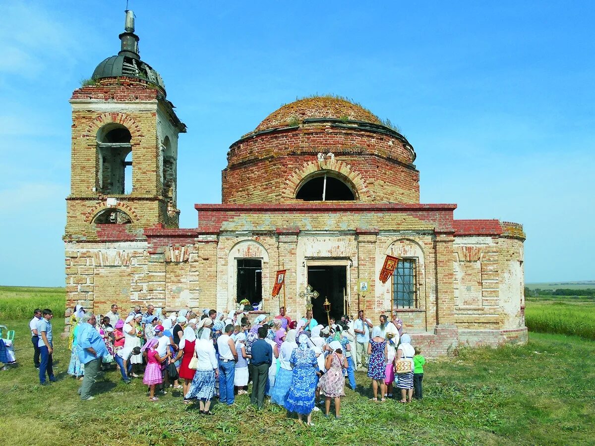 Село закричи. Храм село Новоспасское Хвалынского района Саратовской области. Посёлок Возрождение Хвалынский район Саратовская область храм. Село Новоспасское Церковь. Новоспасская Церковь Саратовская область.