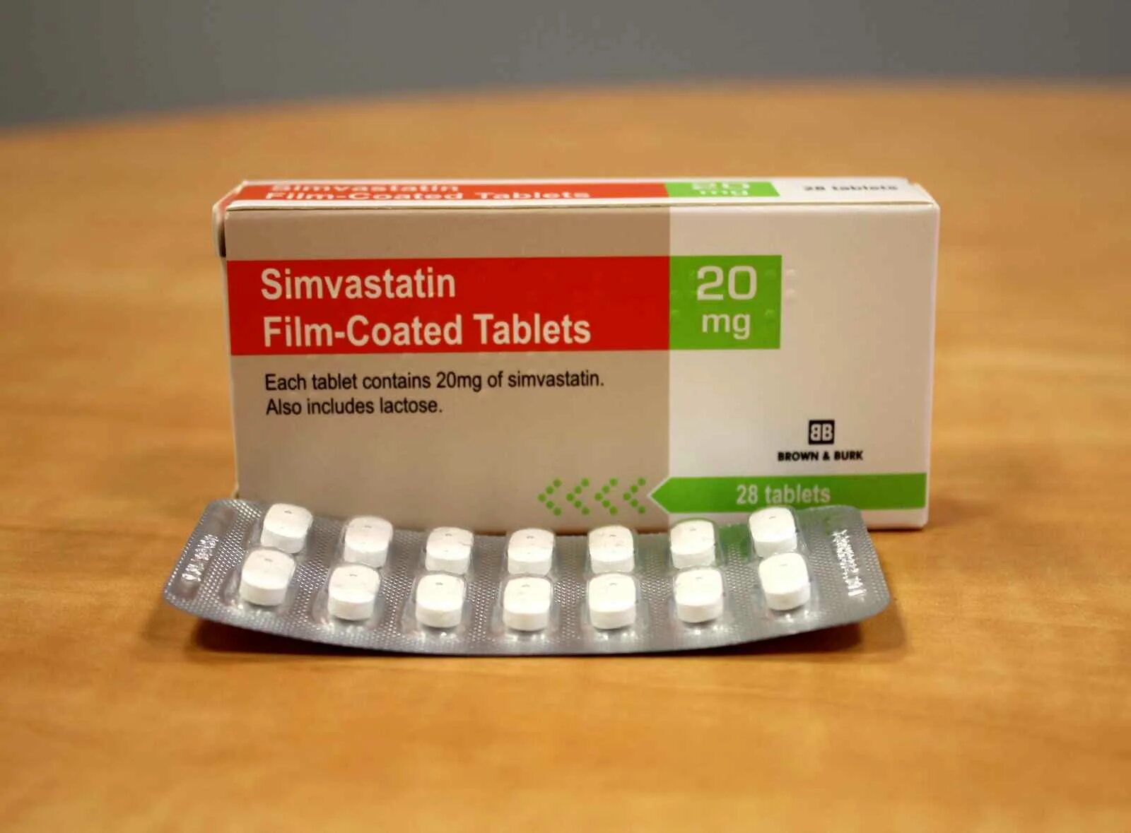 Симвастатин 10 цена отзывы. Симвастатин 20 мг таблетки. Симвастатин Польфарма. Симвастатин фото. Таблетки от холестерина симвастатин.