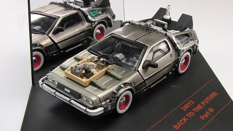 Назад в будущее модель. Vitesse delorean dmc-12. делориан 1981г. delorean dmc-12 назад в будущее модель. dmc 12 vitesse.
