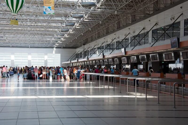 Departure airport анталия. Стойка регистрации аэропорт анталии. Аэропорт анталья вылет. Аэропорт анталии терминал 2. Аэропорт камрань вьетнам.