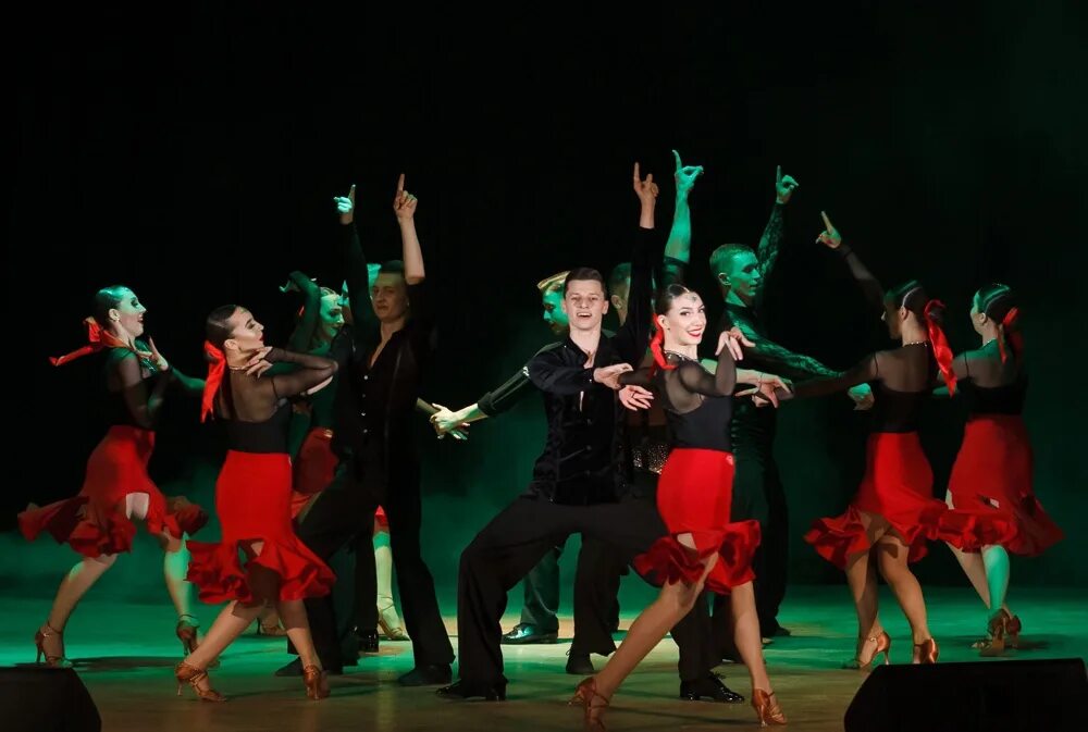 Даст дэнс. Mix dance ревда. Танец а давайте поиграем. Современные танцы. Давай танцы.