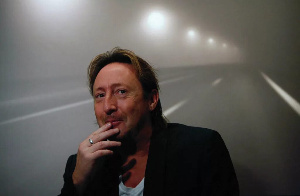 Julian lennon огву. Julian lennon jude 2022. Джулиан леннон 2022. Julian lennon - jude. Julian lennon.